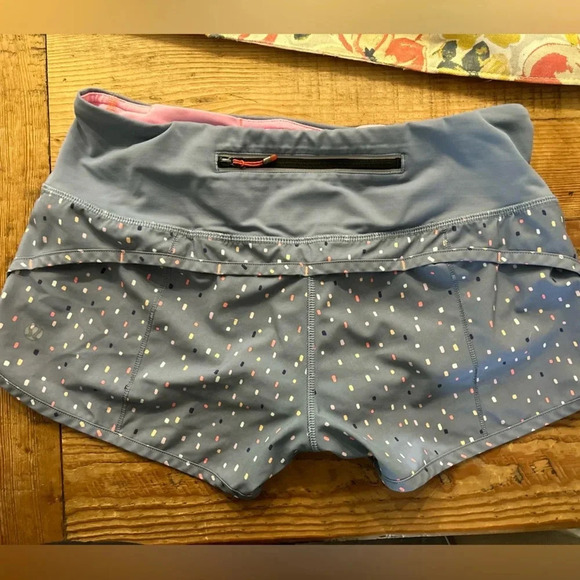 ! Lululemon Run Speed Shorts Block-It Pocket Confetti Cake Multi Blue Deni… - Picture 4 of 8